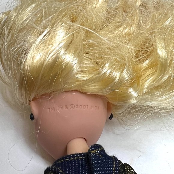 Vintage 2001 Bratz Strut It Cloe The Girls With A Passion For Fashion Do… - Picture 9 of 9